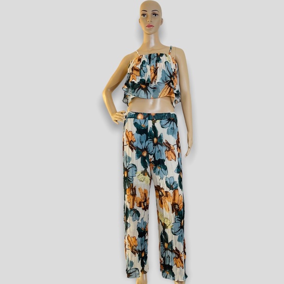 New Women’s Two-piece set Top and Bottom size L - Picture 1 of 12